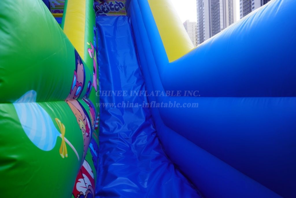 T7-2302 Lilo & Stitch Inflatable Obstacle Course